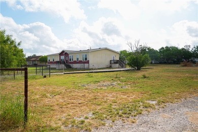 Welcome to your South Texas retreat! This spacious 3-bedroom - photo 22