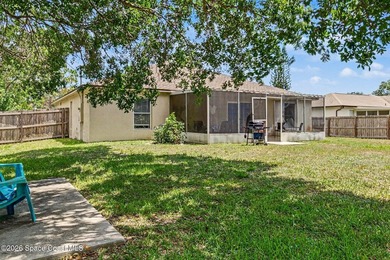Welcome home to this beautifully maintained 3-bedroom, 2-bath - photo 26