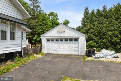 Welcome to 2241 Spruce St, a charming 1925 Craftsman Colonial - photo 27