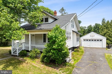 Welcome to 2241 Spruce St, a charming 1925 Craftsman Colonial - photo 28