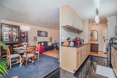 This well-maintained 1,000 sqft apartment is an excellent