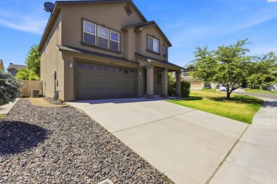 Nestled in the highly sought-after Badger Mountain Village - photo 2
