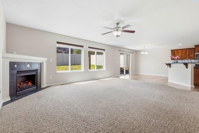 Nestled in the highly sought-after Badger Mountain Village - photo 6