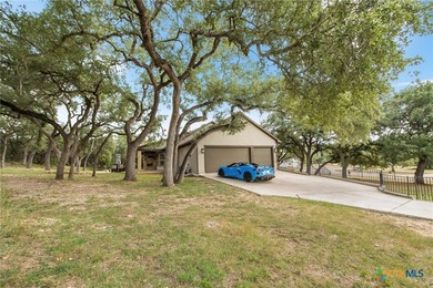 CUSTOM BUILT HOME IN A VERY PRIVATE SECLUDED NEIGHBORHOOD AWAY - photo 36