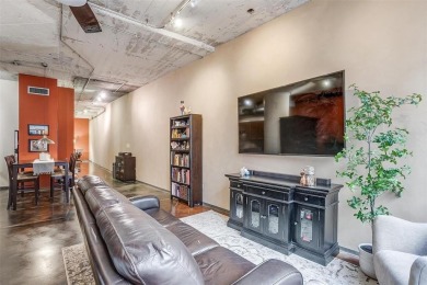 Charming Historic Studio Condo in the Heart of Dallas!  Perfect