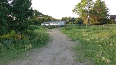 Enjoy the perfect balance of privacy, space, and convenience - photo 44