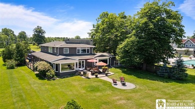 Spectacular Lake Erie Waterfront! This beautifully updated 4-5 - photo 2