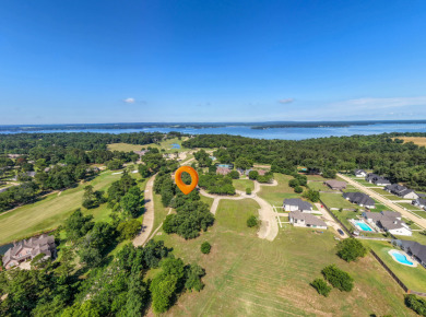 .22 AC Acre Lot for Garden Home in prestigious Eagles Bluff gated - photo 7