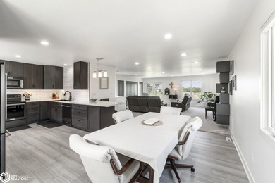 WARM AND INVITING! THIS BEAUTIFUL 3 BEDROOM IS FANTASTIC! A MUST - photo 11