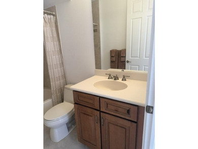 Location & Luxury! Super low 300/m HOA, on prime lot, spacious - photo 13