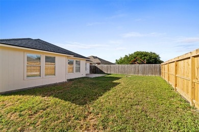 Welcome home to this beautifully maintained 4-bedroom, 2-bath - photo 23