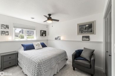 WARM AND INVITING! THIS BEAUTIFUL 3 BEDROOM IS FANTASTIC! A MUST - photo 23