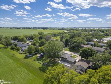 WARM AND INVITING! THIS BEAUTIFUL 3 BEDROOM IS FANTASTIC! A MUST - photo 30