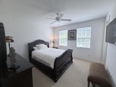 Location & Luxury! Super low 300/m HOA, on prime lot, spacious - photo 39