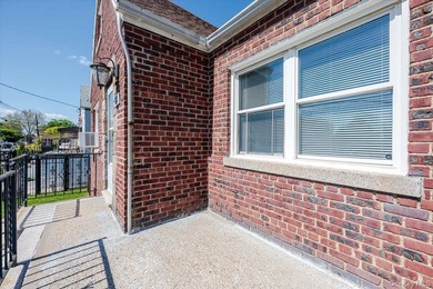 Welcome to 812 Swinton Ave, Bronx NY 10465! This tastefully - photo 3
