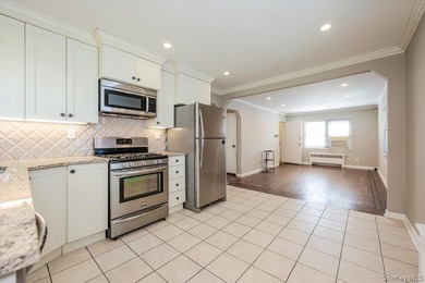 Welcome to 812 Swinton Ave, Bronx NY 10465! This tastefully - photo 5