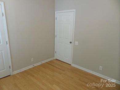 In heart of Southpark... 3 BR/2 BA Well-Kept & Updated 2nd Floor