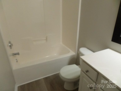 In heart of Southpark... 3 BR/2 BA Well-Kept & Updated 2nd Floor