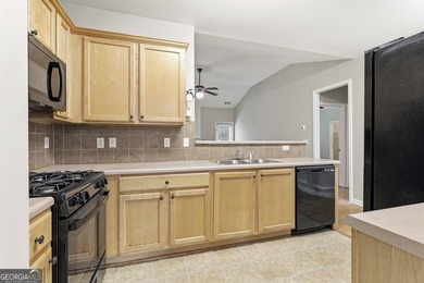 This 3 bedroom 2 bathroom ranch home is move in ready and priced - photo 11
