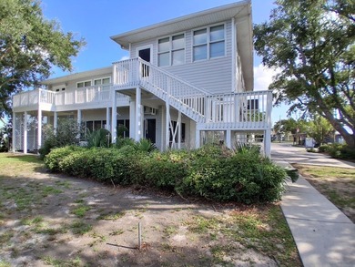 RARE OPPORTUNITY!!! Beautiful Suwannee, Florida home on Holiday - photo 13