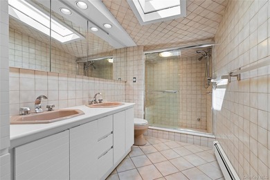 Welcome to 2 Hickory Hill, a classic expanded cape ideally - photo 15