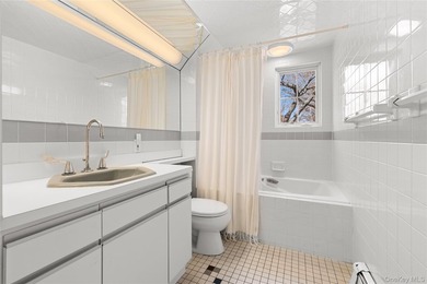 Welcome to 2 Hickory Hill, a classic expanded cape ideally - photo 18