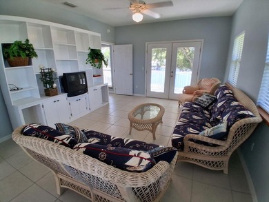 RARE OPPORTUNITY!!! Beautiful Suwannee, Florida home on Holiday - photo 32