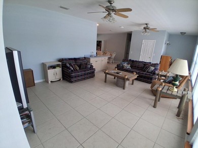 RARE OPPORTUNITY!!! Beautiful Suwannee, Florida home on Holiday - photo 33