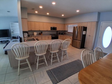 RARE OPPORTUNITY!!! Beautiful Suwannee, Florida home on Holiday - photo 37