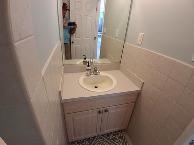 RARE OPPORTUNITY!!! Beautiful Suwannee, Florida home on Holiday - photo 50