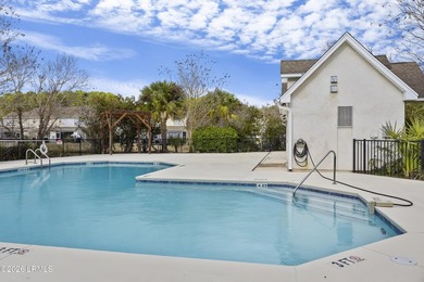 Enjoy easy, single-level living in this beautifully designed - photo 2