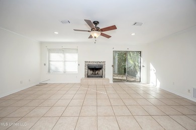 Located close to downtown Ocean Springs, a quick bicycle or walk - photo 11