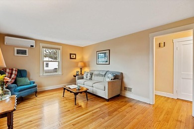 Smart, tidy and ready for you to move in! Positioned on a - photo 11