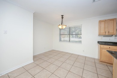 Located close to downtown Ocean Springs, a quick bicycle or walk - photo 12