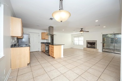 Located close to downtown Ocean Springs, a quick bicycle or walk - photo 14