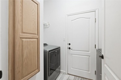 PRIME LOCATION! BEACH & GULF VIEW TOWNHOME DIRECTLY ACROSS FROM - photo 15