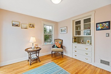 Smart, tidy and ready for you to move in! Positioned on a - photo 15