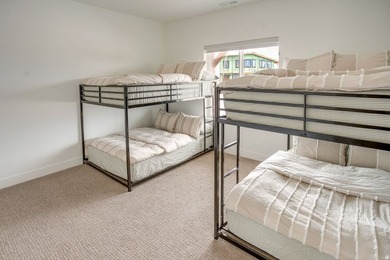 Sold Turnkey, fully furnished short-term rental just steps from - photo 18