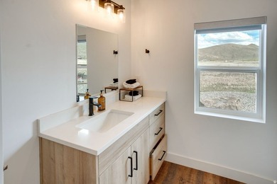 Sold Turnkey, fully furnished short-term rental just steps from - photo 19
