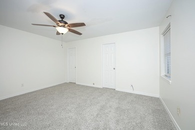 Located close to downtown Ocean Springs, a quick bicycle or walk - photo 21