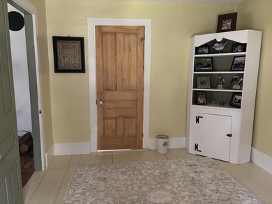 Charming and cozy, yet spacious antique cape with 3-4 bedrooms - photo 23