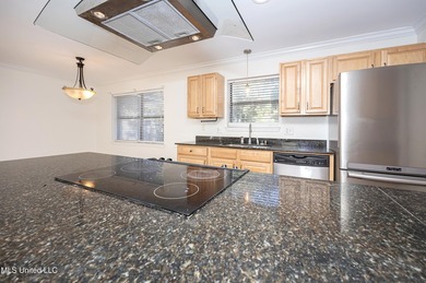 Located close to downtown Ocean Springs, a quick bicycle or walk - photo 28