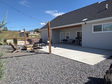 Sold Turnkey, fully furnished short-term rental just steps from - photo 31