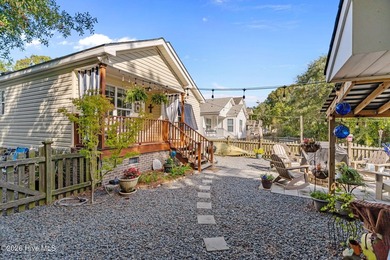 ADORABLE SUNNY BEACH HOUSE right near the Intracoastal Waterway - photo 33