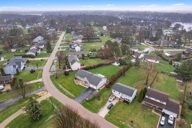 537 Erma Drive is a sprawling ranch home located within the - photo 5