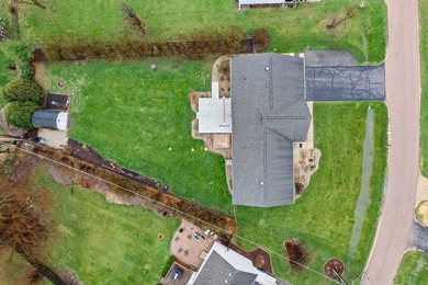 537 Erma Drive is a sprawling ranch home located within the - photo 7