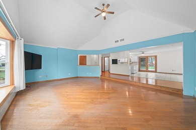 537 Erma Drive is a sprawling ranch home located within the - photo 10