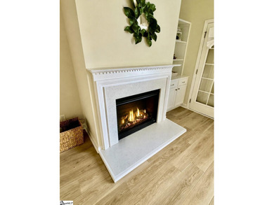 Phenomenal Location - within walking distance to nearby shoppes - photo 7