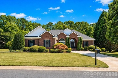 Timeless elegance and quality craftsmanship define this - photo 1