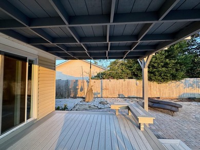 Lowest priced 4-bedroom in Destin with a private pool! Situated - photo 6